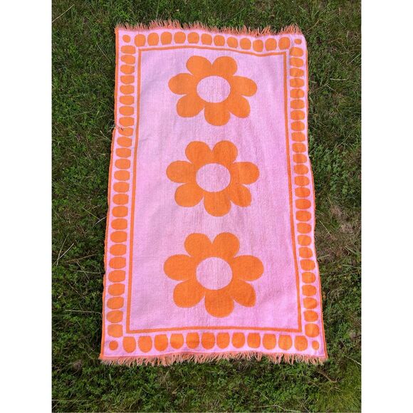 Vintage Cannon Daisy Bath Towel Flower Power Rare READ - Picture 1 of 6
